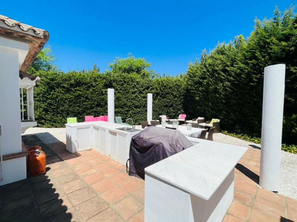 Detached Villa Sotogrande Cádiz - image 19