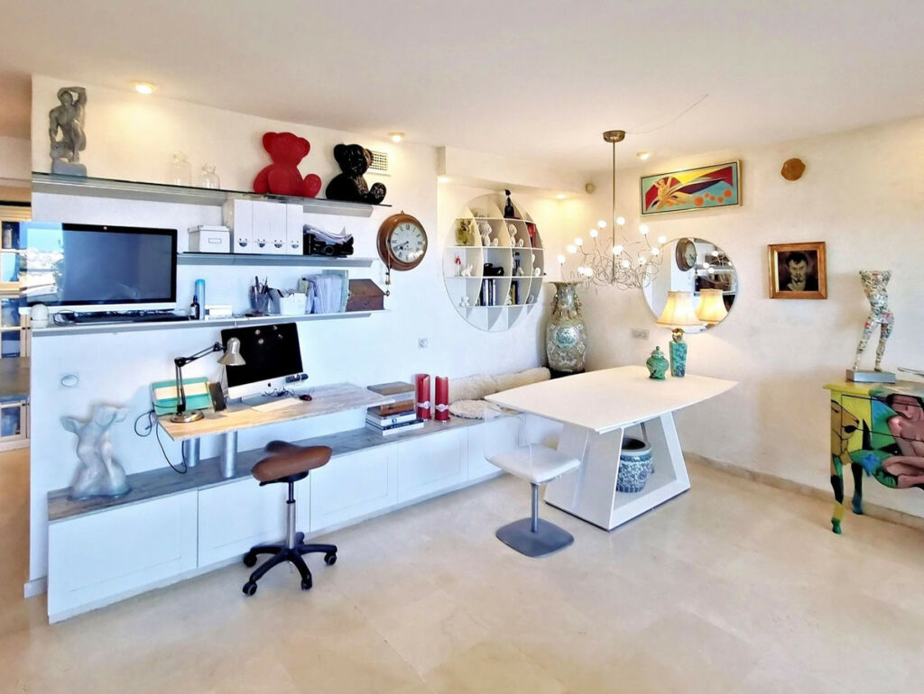 Middle Floor Apartment Calahonda Málaga - image 19
