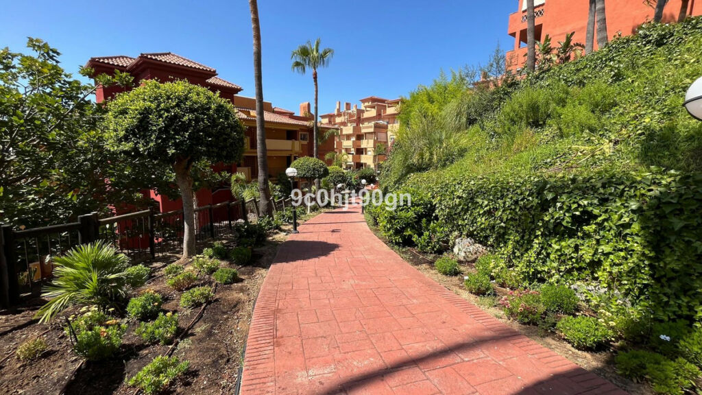 Middle Floor Apartment Reserva de Marbella Málaga - image 19