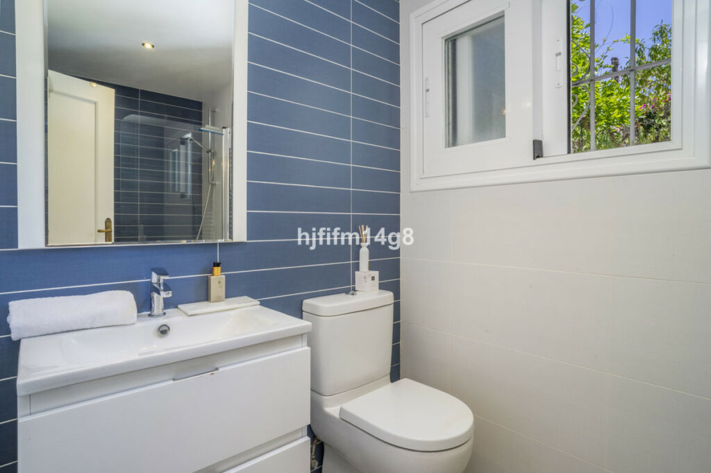 Detached Villa Nueva Andalucía Málaga - image 19