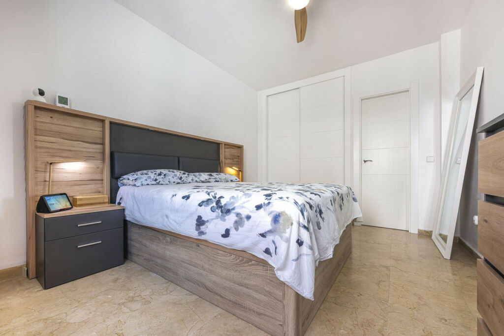 Middle Floor Apartment The Golden Mile Málaga - image 19