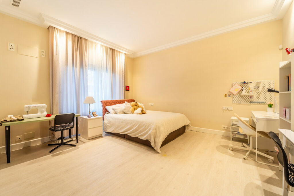 Detached Villa The Golden Mile Málaga - image 18