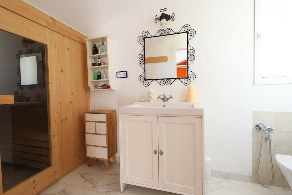 Detached Villa Villamartin Alicante - image 19