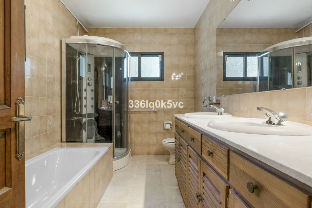 Detached Villa Las Chapas Málaga - image 19