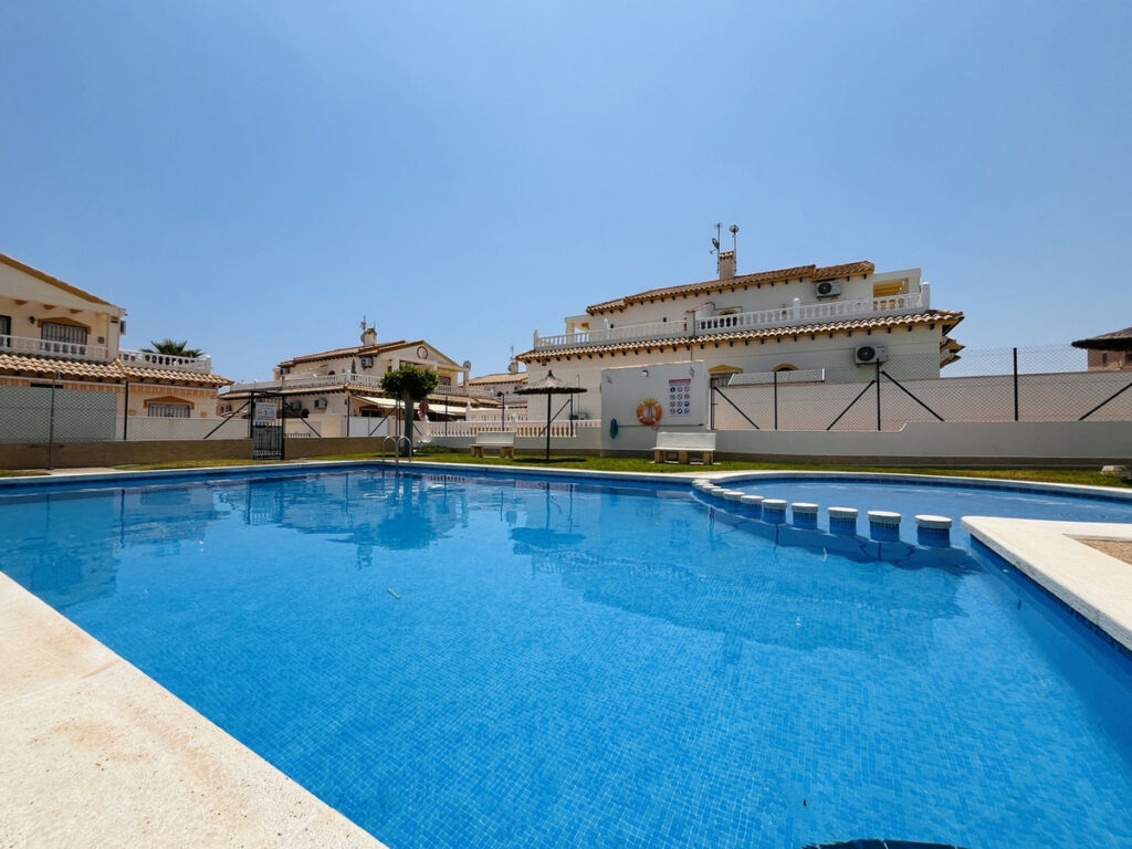 Townhouse Playa Flamenca Alicante - image 2