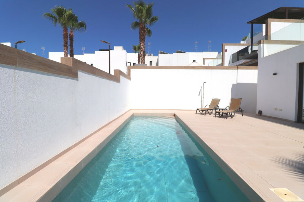 Detached Villa Benijofar Alicante - image 2