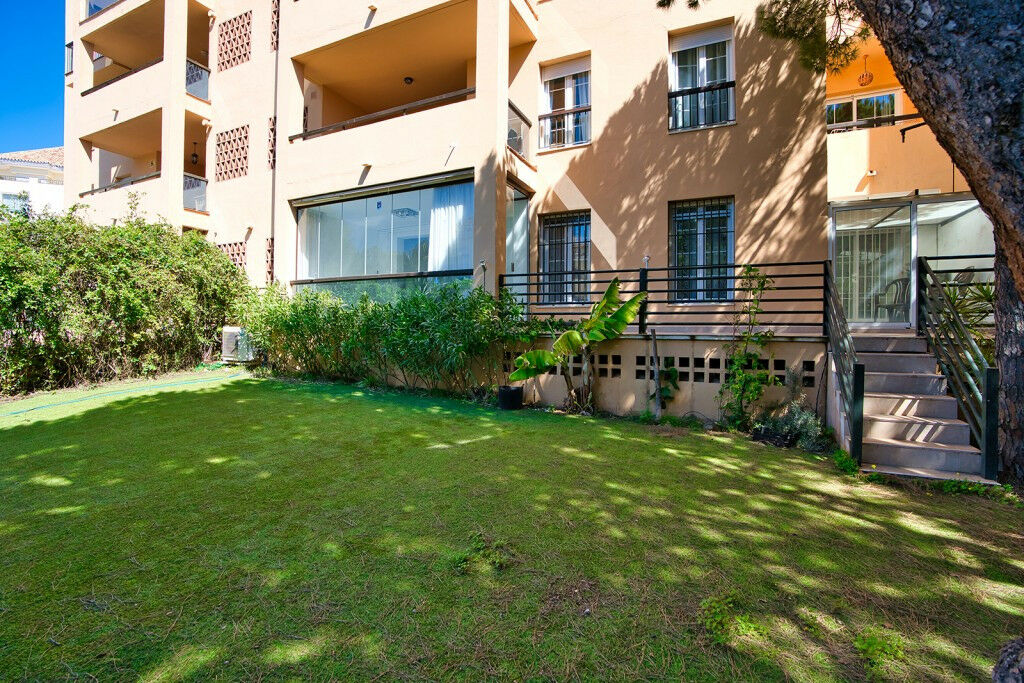 Ground Floor Apartment Marbella Málaga - image 2