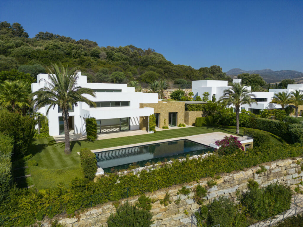 Detached Villa Casares Málaga - image 2