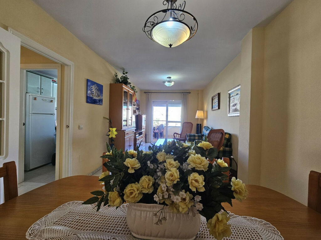 Middle Floor Apartment San Luis de Sabinillas Málaga - image 3