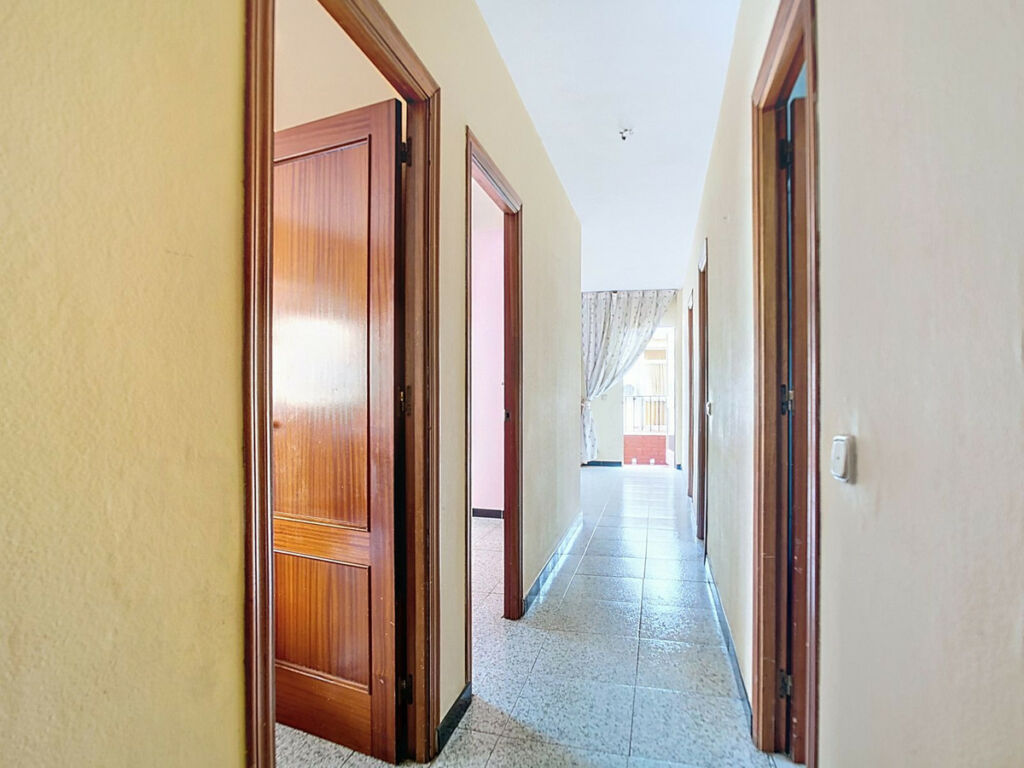 Middle Floor Apartment Fuengirola Málaga - image 2