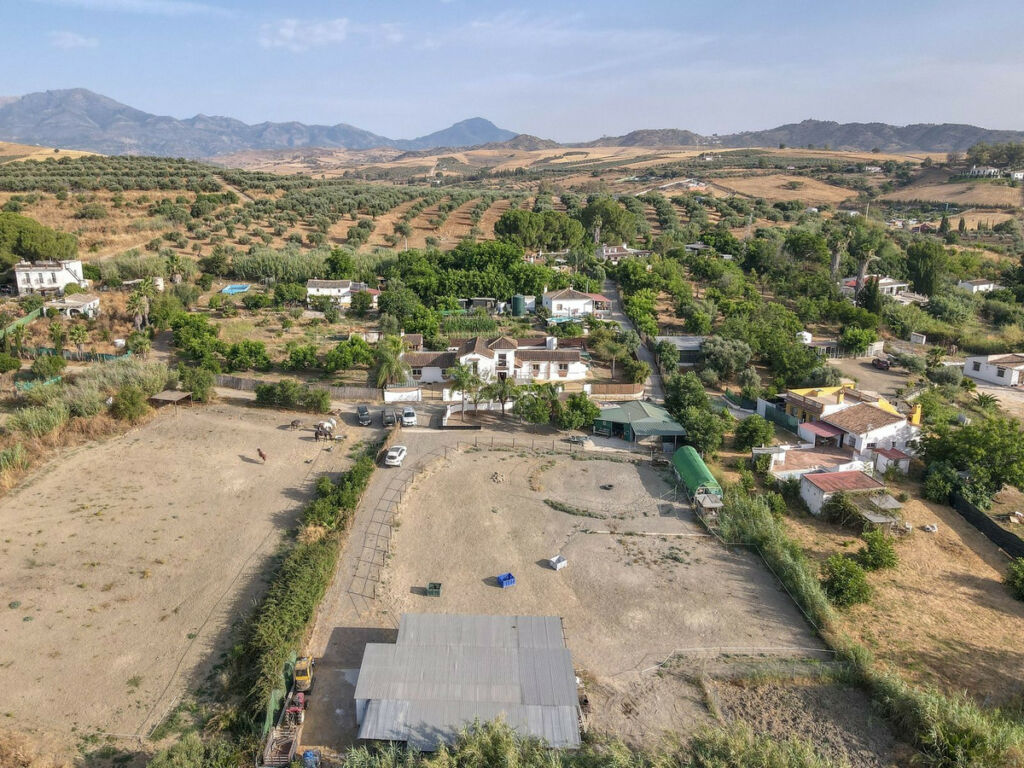 Detached Villa Coín Málaga - image 5