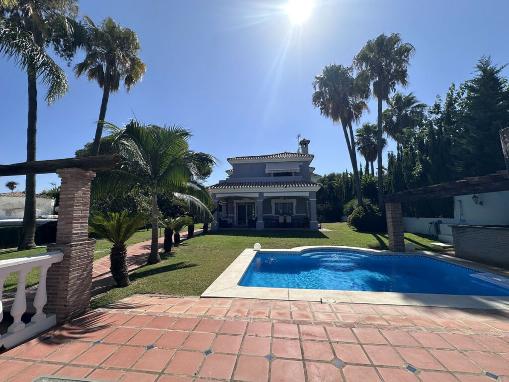 Detached Villa Bel Air Málaga - image 2