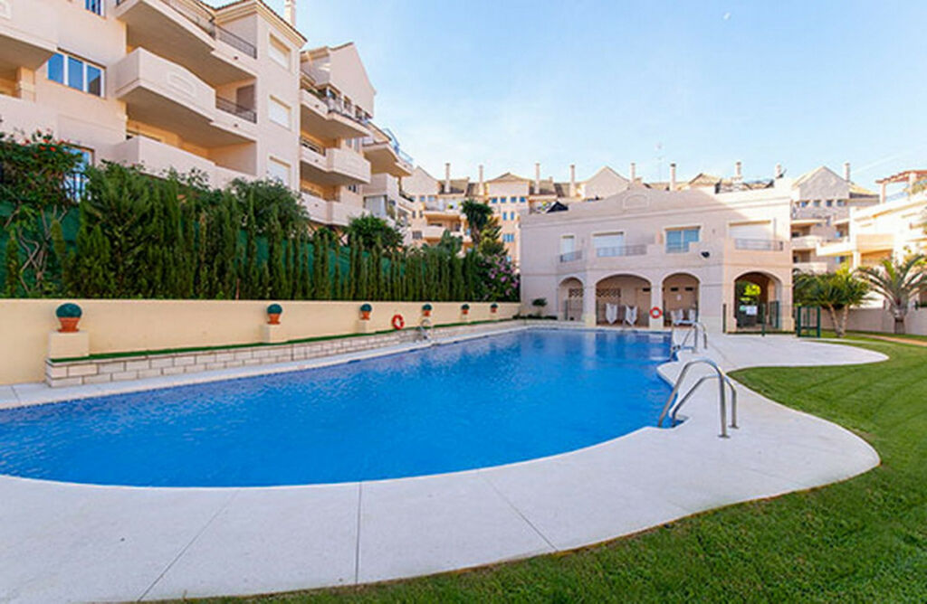 Duplex La Duquesa Málaga - image 2