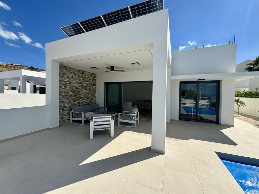 Detached Villa Benijofar Alicante - image 2