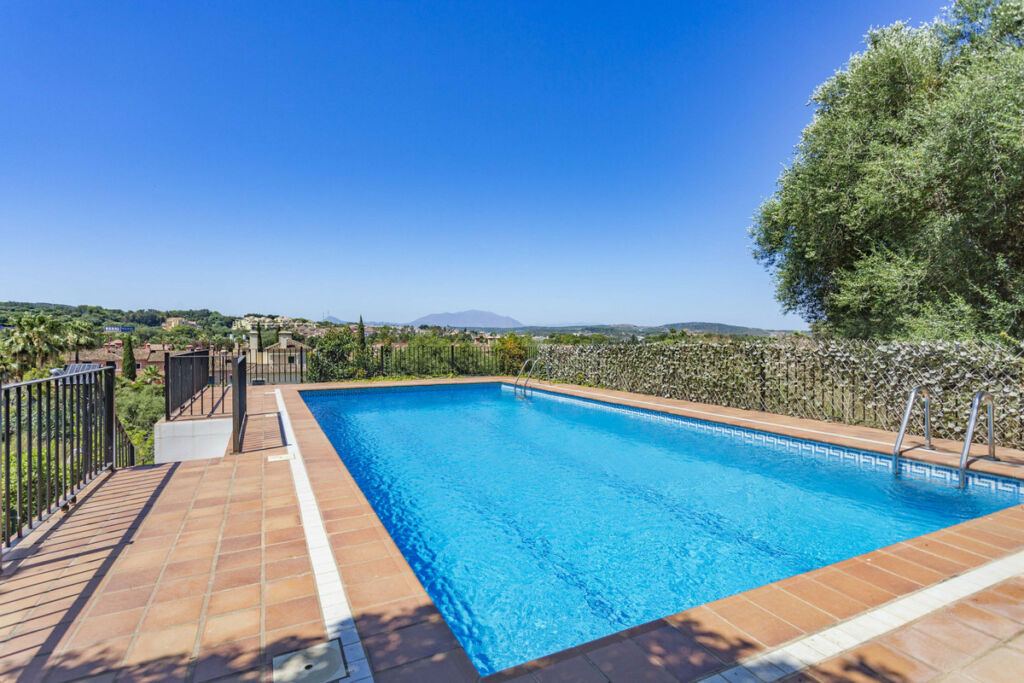 Detached Villa Sotogrande Cádiz - image 3