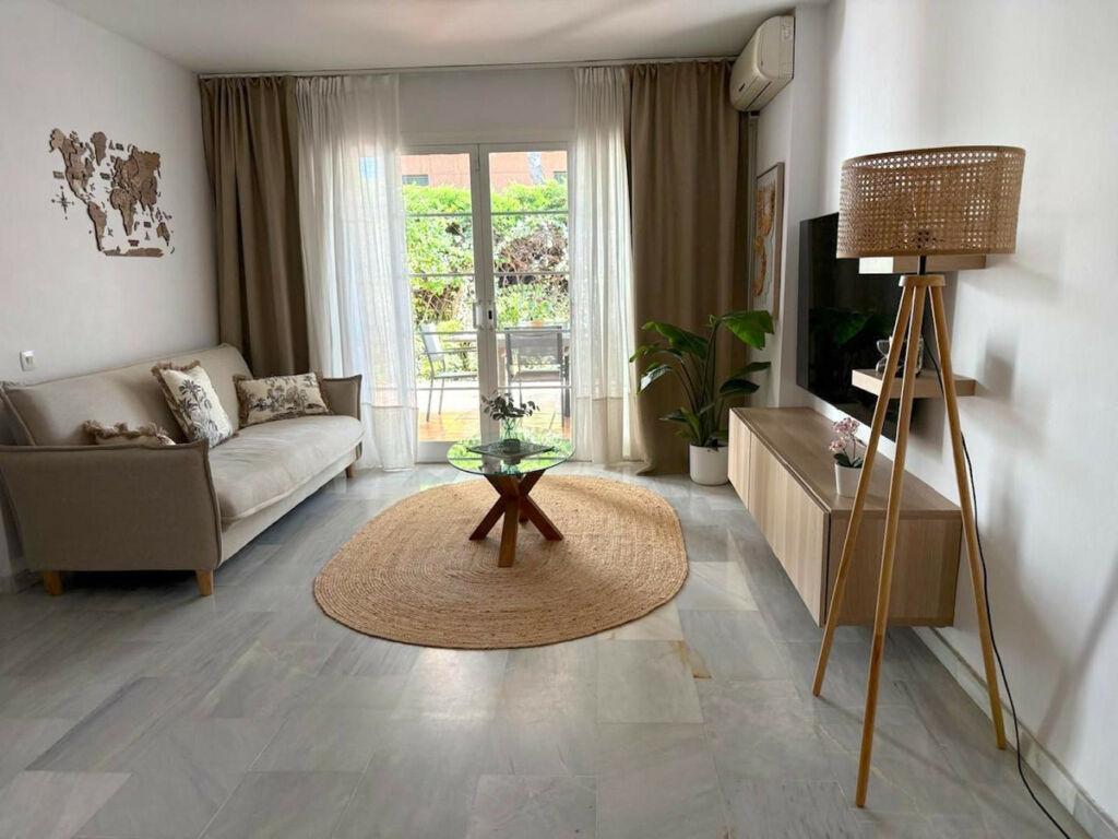 Ground Floor Apartment Benamara Málaga - image 2