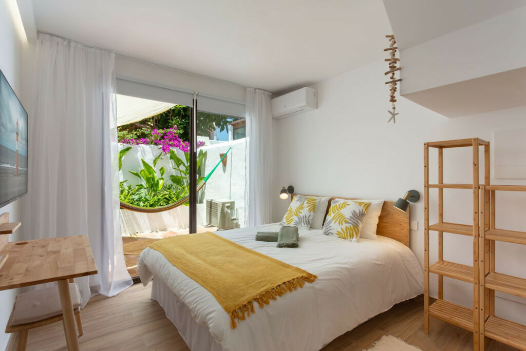 Townhouse New Golden Mile Málaga - image 3