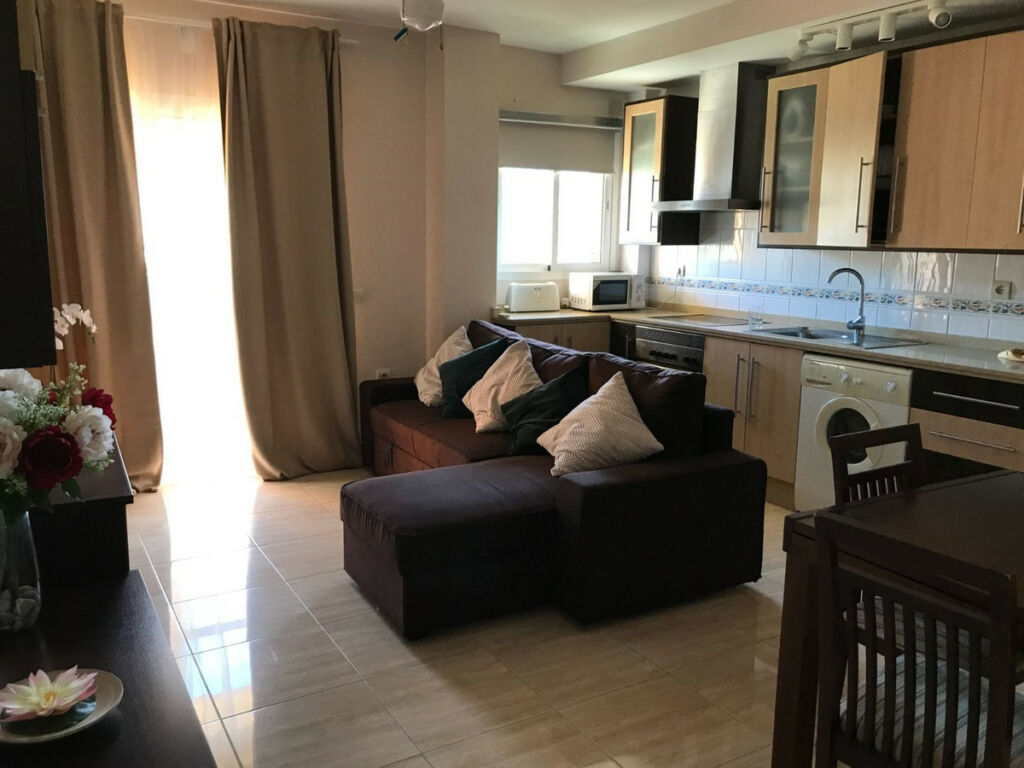 Middle Floor Apartment San Luis de Sabinillas Málaga - image 2