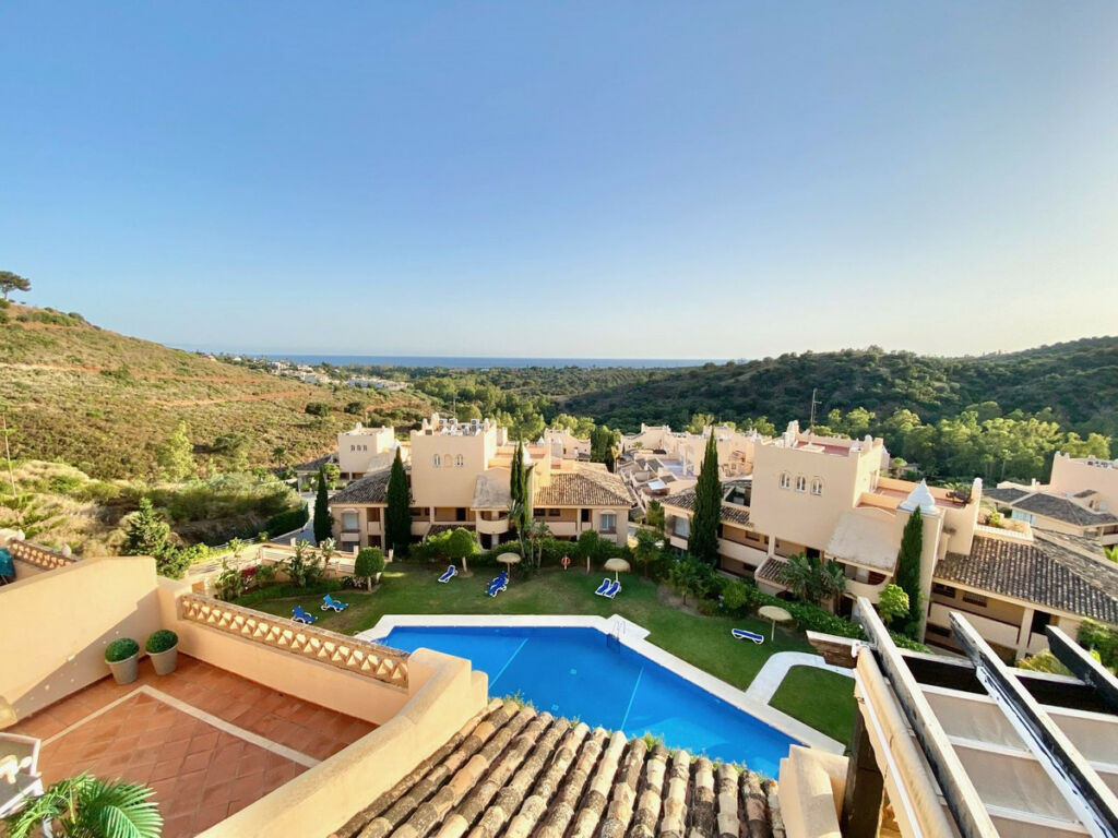 Penthouse Duplex Elviria Málaga - image 2