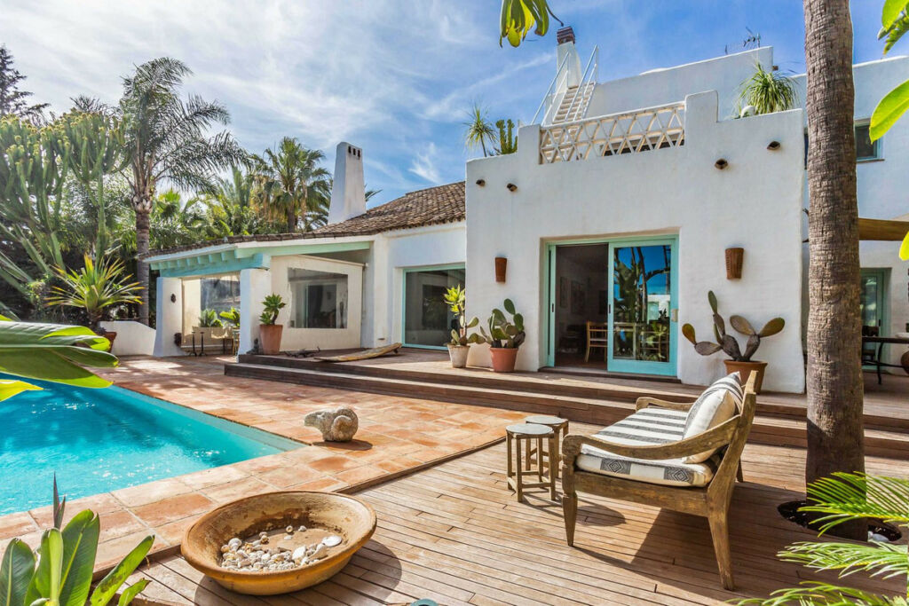 Detached Villa Sierra Blanca Málaga - image 2