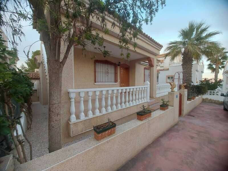 Detached Villa Algorfa Alicante - image 3