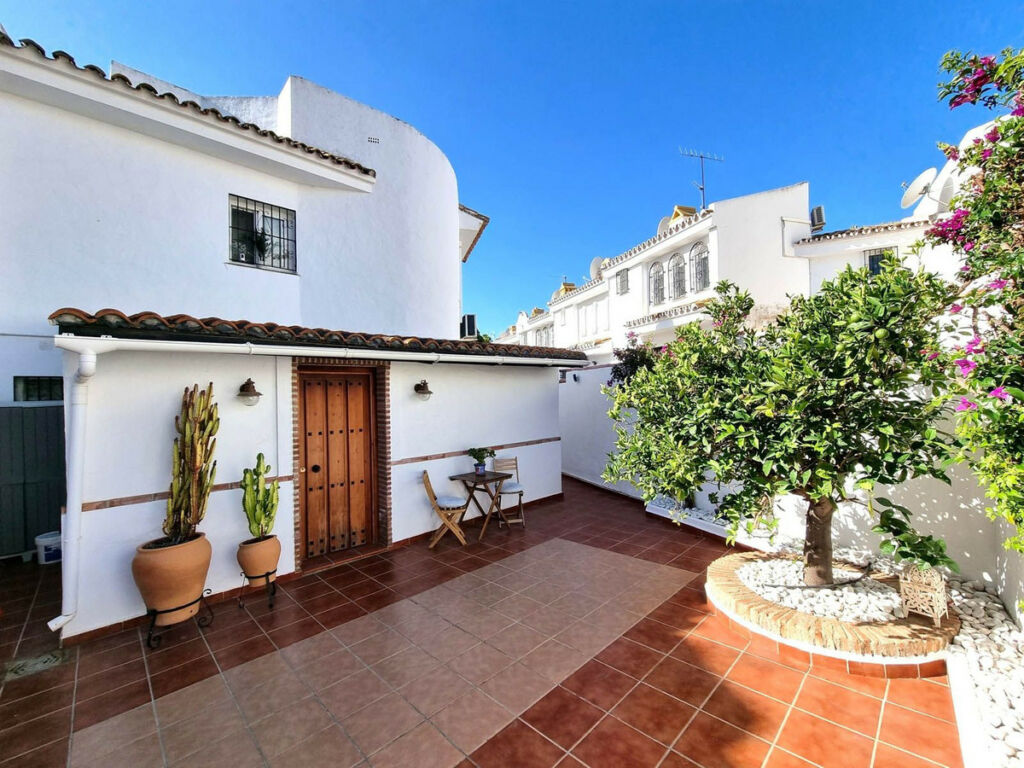 Semi-Detached House Calahonda Málaga - image 2