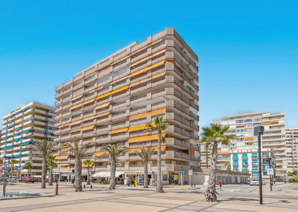 Penthouse Fuengirola Málaga - image 2