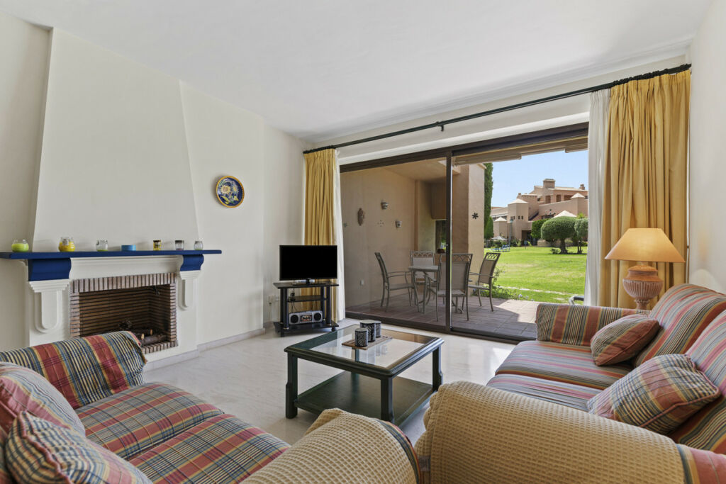 Ground Floor Apartment Estepona Málaga - image 6