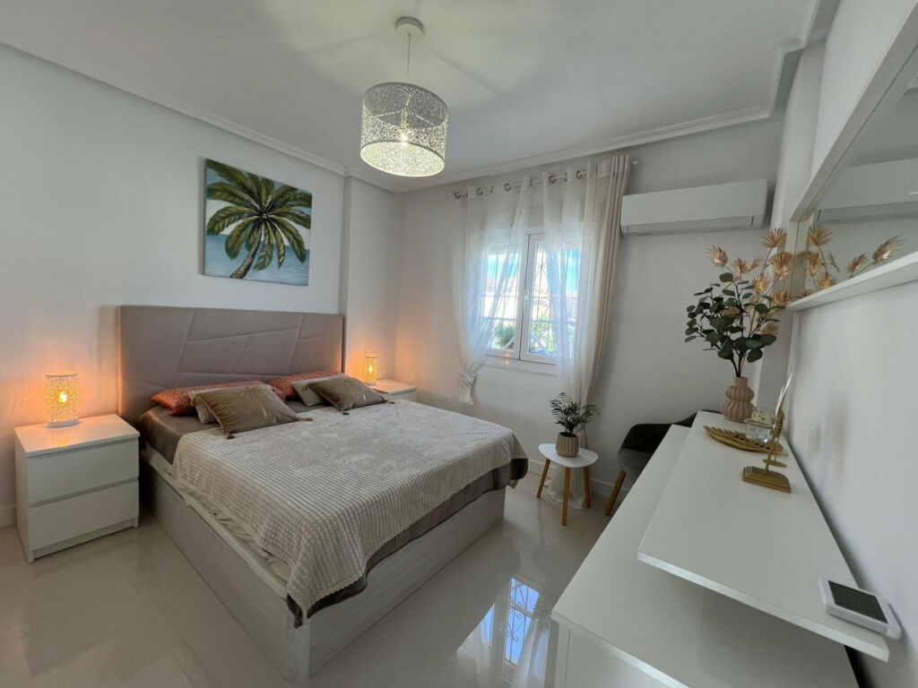 Detached Villa Algorfa Alicante - image 2