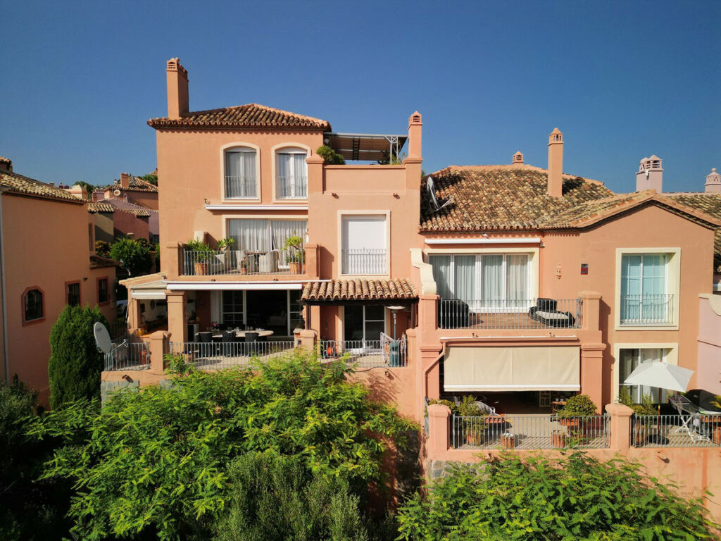 Ground Floor Apartment La Quinta Málaga - image 2