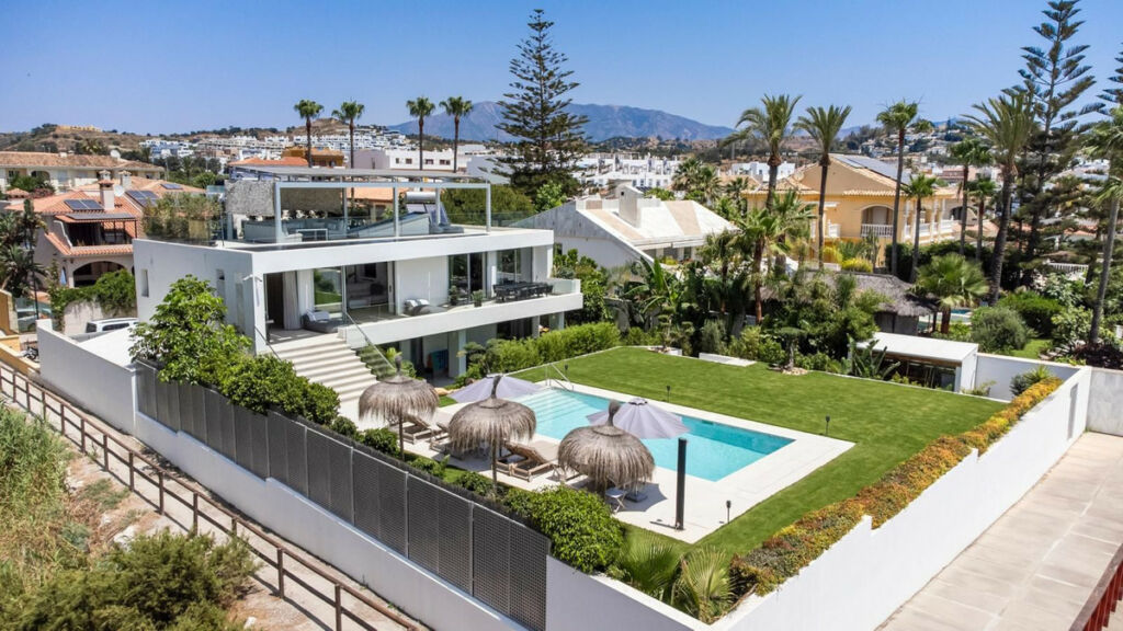 Detached Villa La Cala de Mijas Málaga - image 2