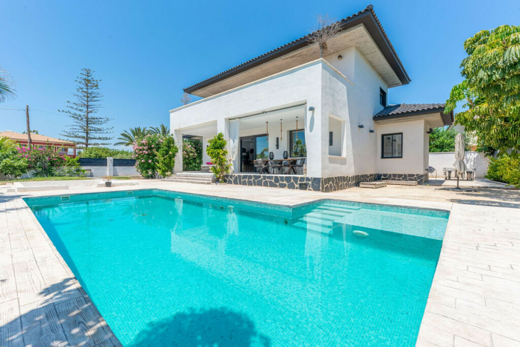 Detached Villa San Juan Alicante - image 2