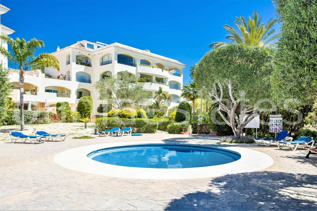Penthouse Duplex Bahía de Marbella Málaga - image 2