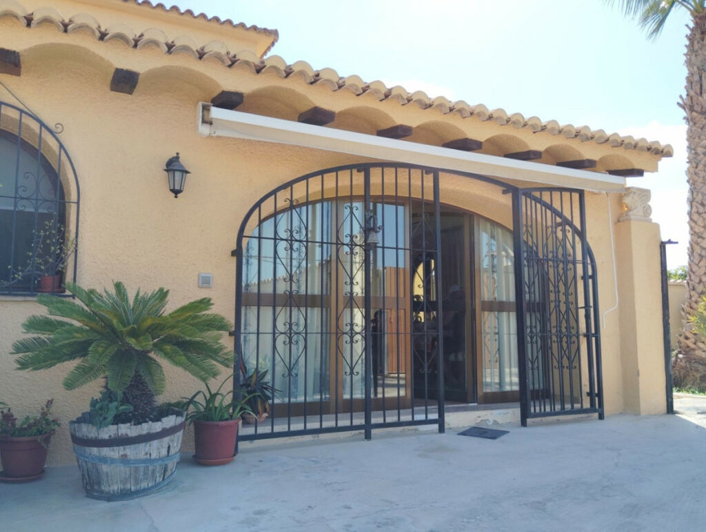 Detached Villa Benissa Alicante - image 2