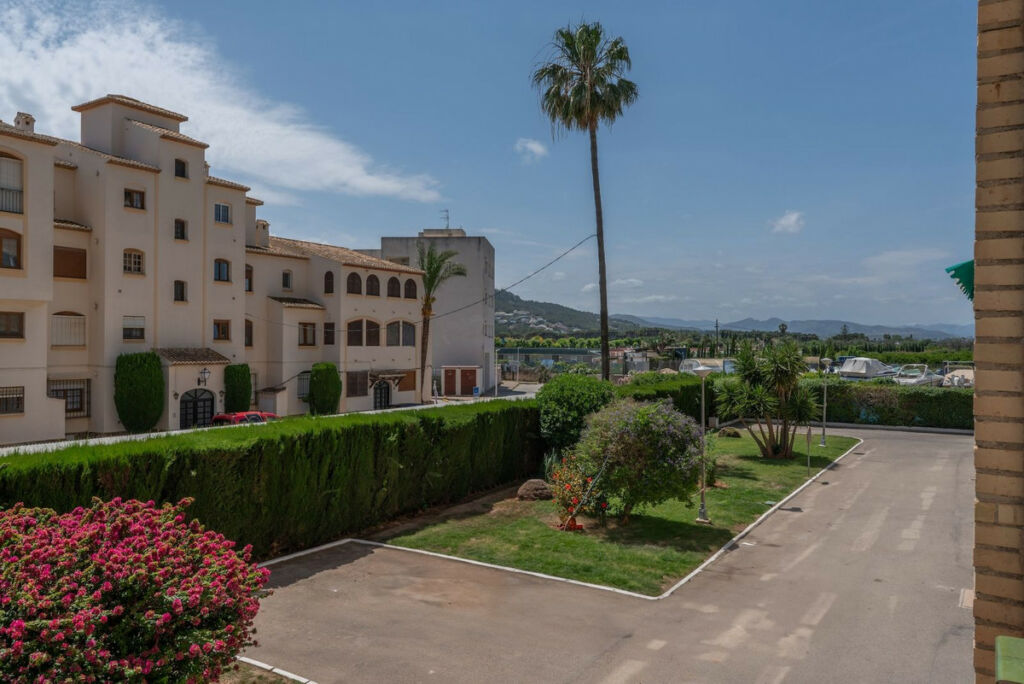 Middle Floor Apartment Javea Alicante - image 2