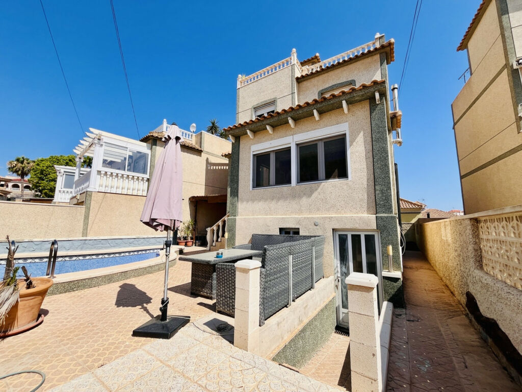 Detached Villa San Miguel de Salinas Alicante - image 2