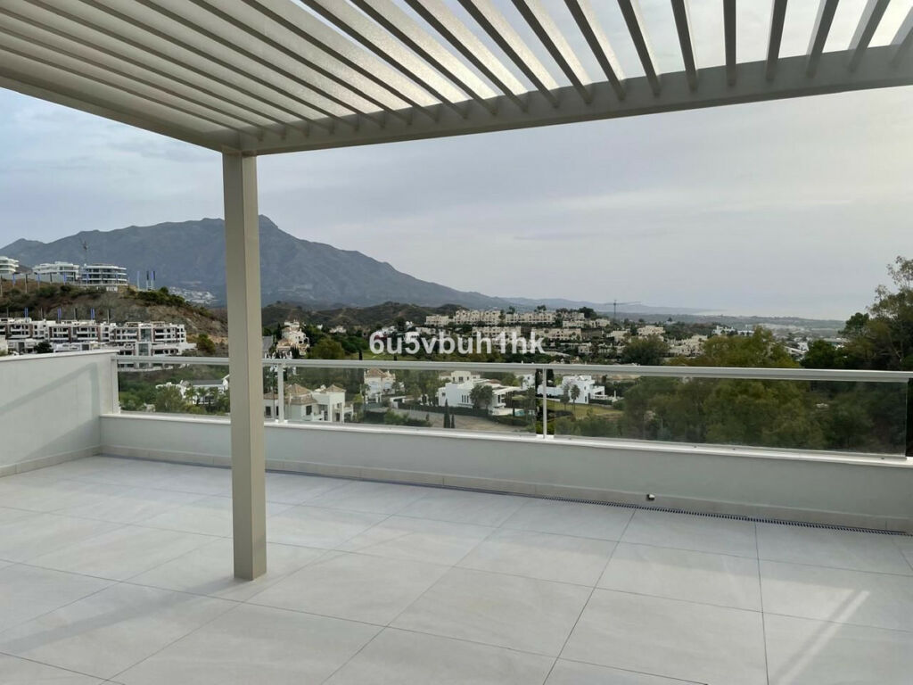 Penthouse La Quinta Málaga - image 2