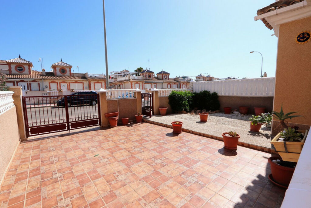 Detached Villa Playa Flamenca Alicante - image 2