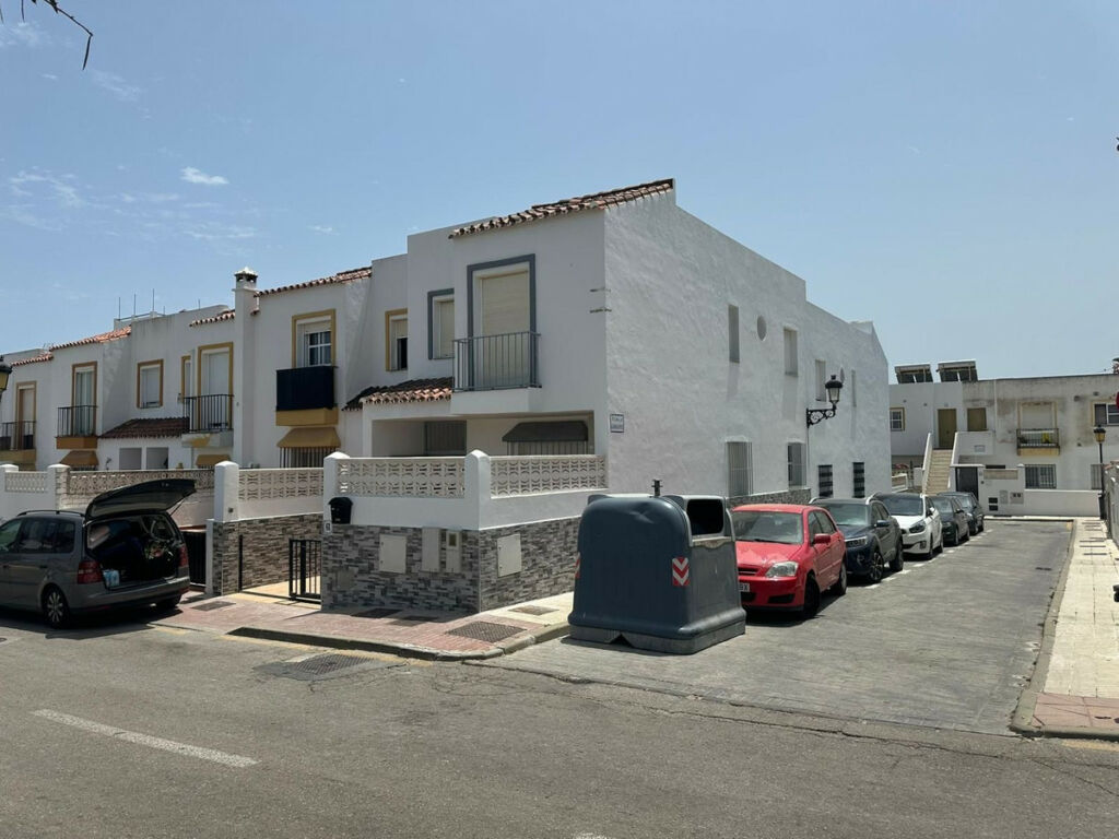 Townhouse Manilva Málaga - image 2