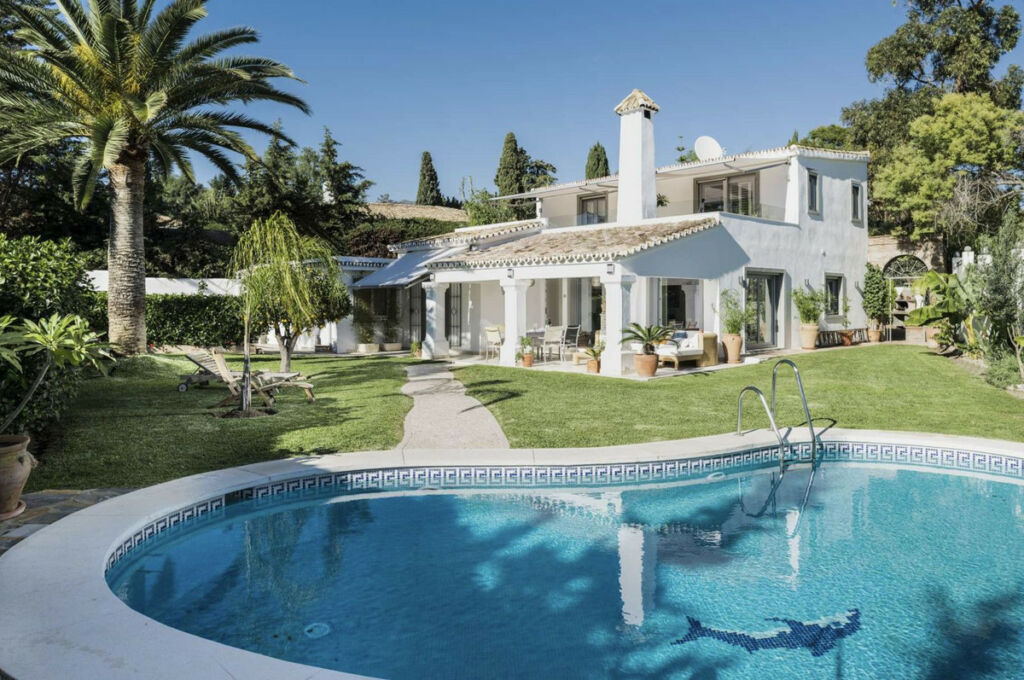 Detached Villa La Quinta Málaga - image 2
