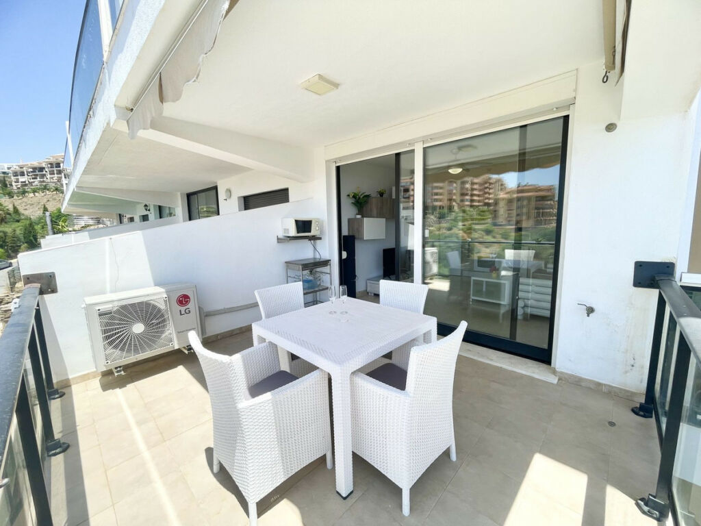 Middle Floor Apartment Riviera del Sol Málaga - image 2