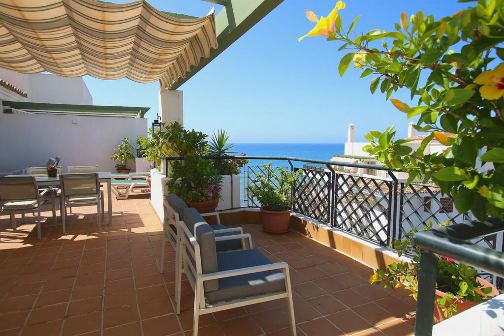 Penthouse Calahonda Málaga - image 3