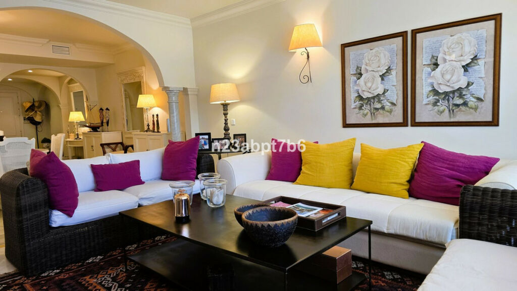 Middle Floor Apartment Nueva Andalucía Málaga - image 2