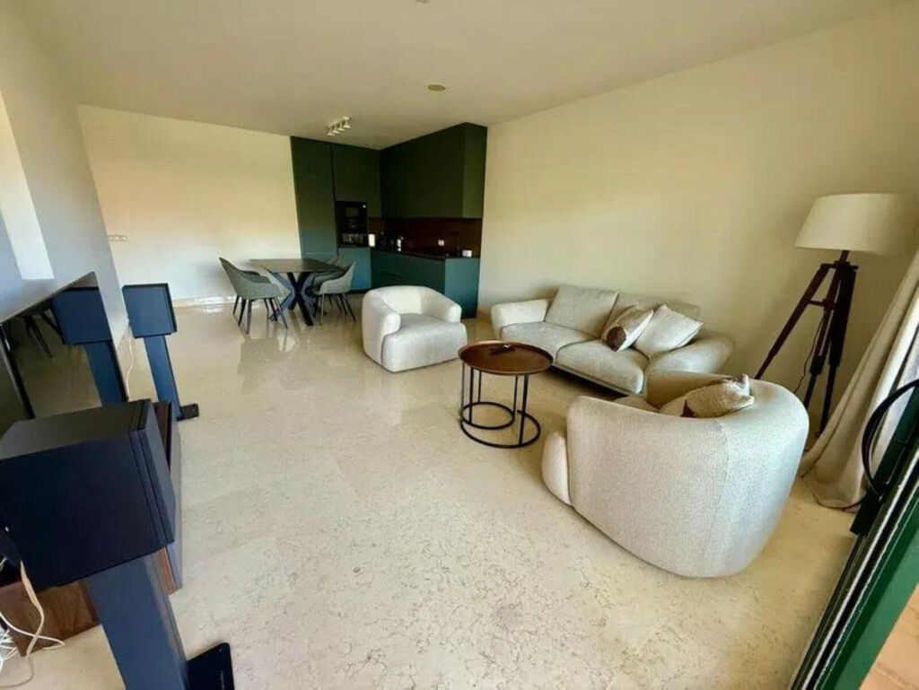 Middle Floor Apartment Benahavís Málaga - image 2