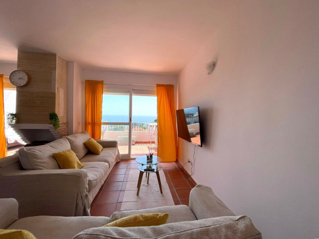 Top Floor Apartment Manilva Málaga - image 2