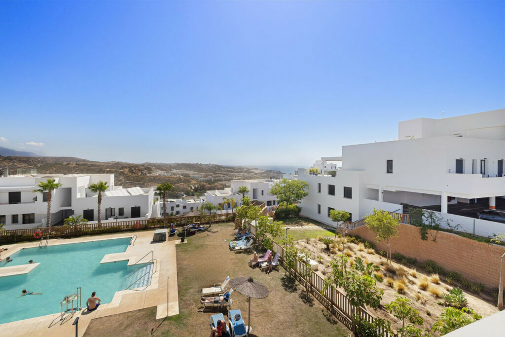 Middle Floor Apartment La Cala de Mijas Málaga - image 2