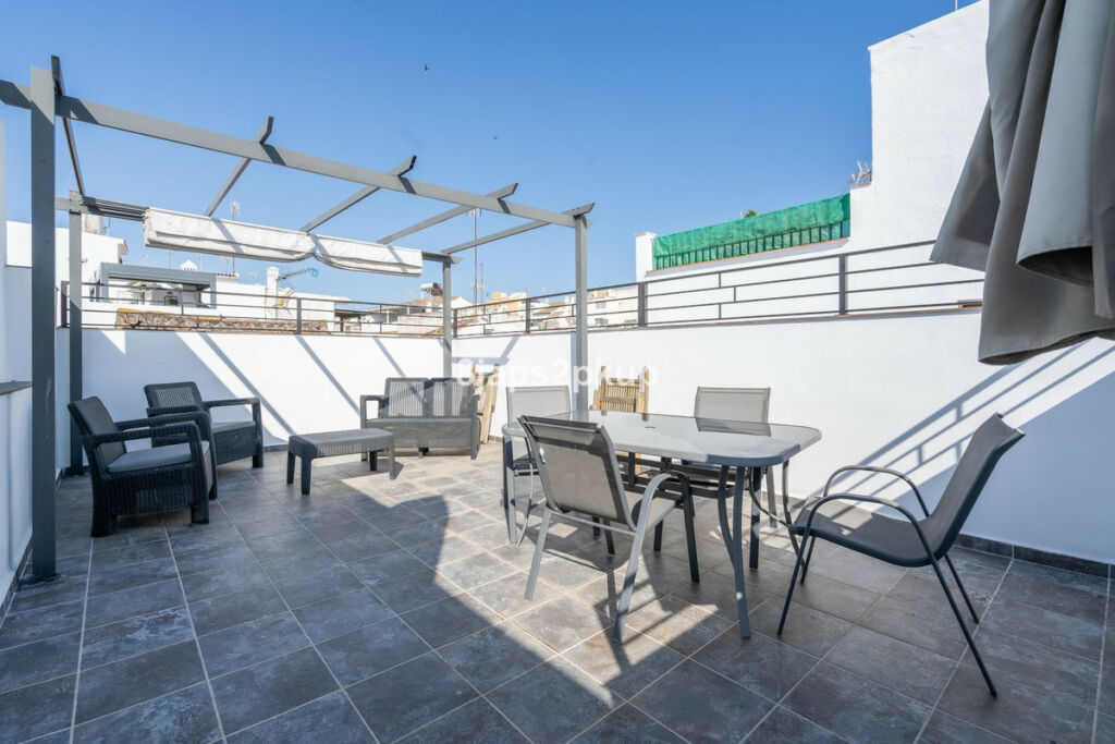 Townhouse Estepona Málaga - image 2