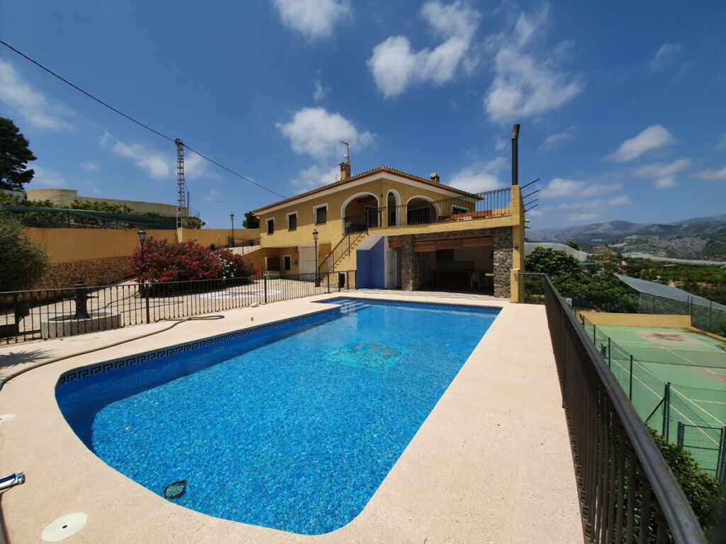 Detached Villa Callosa d'en Sarria Alicante - image 2