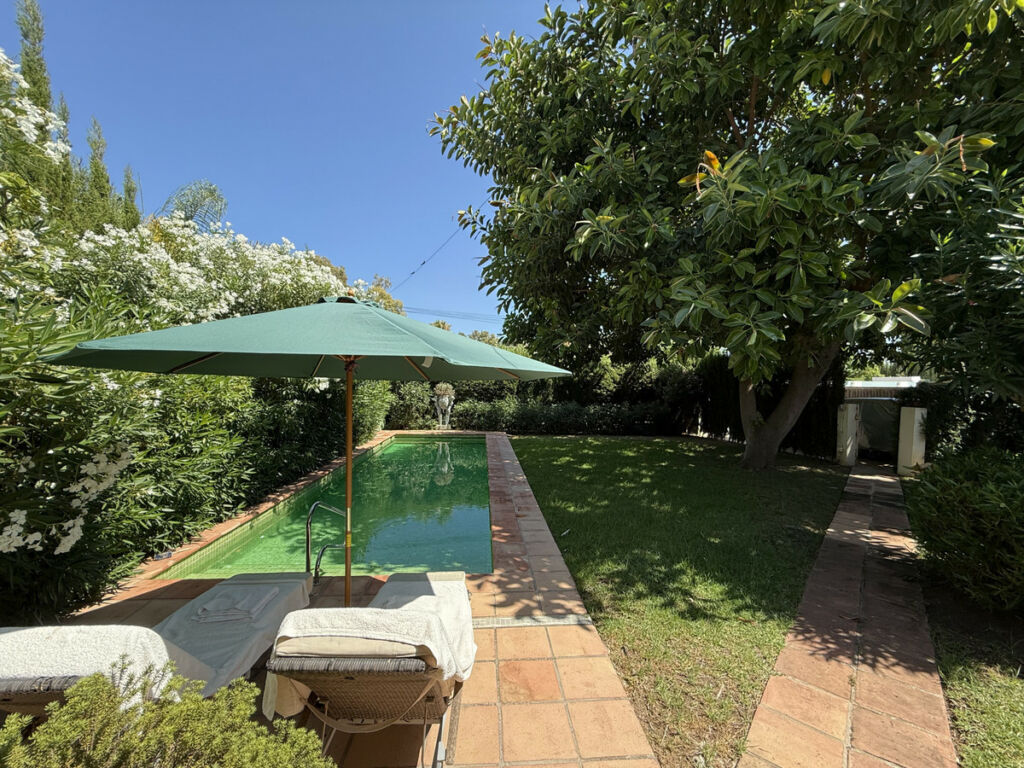 Detached Villa San Pedro de Alcántara Málaga - image 2