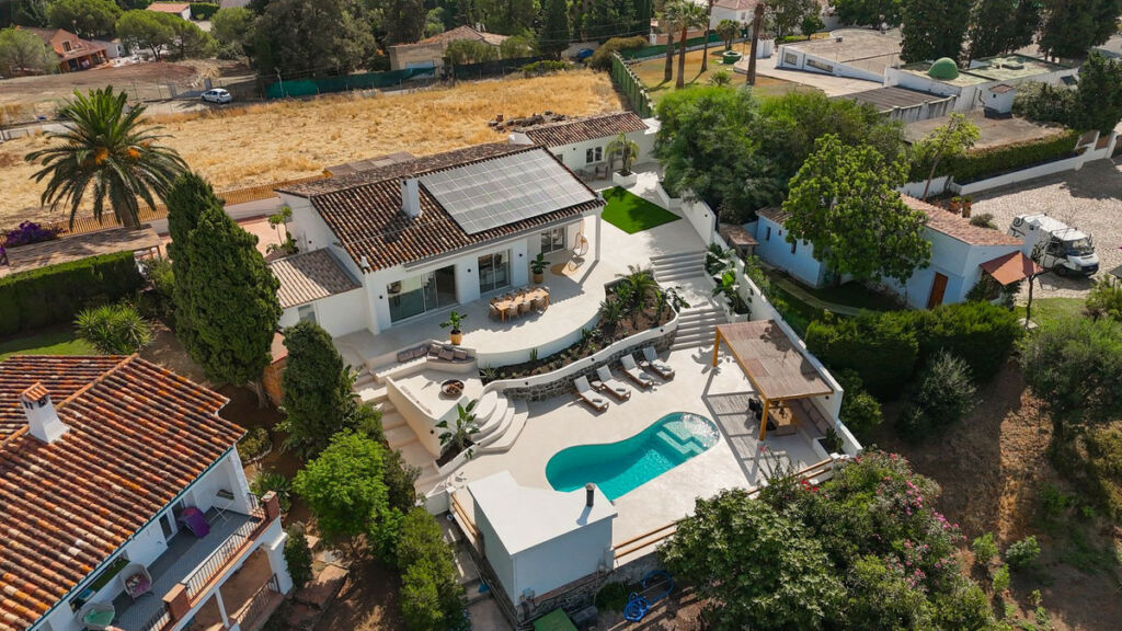 Detached Villa Guadalmina Alta Málaga - image 2